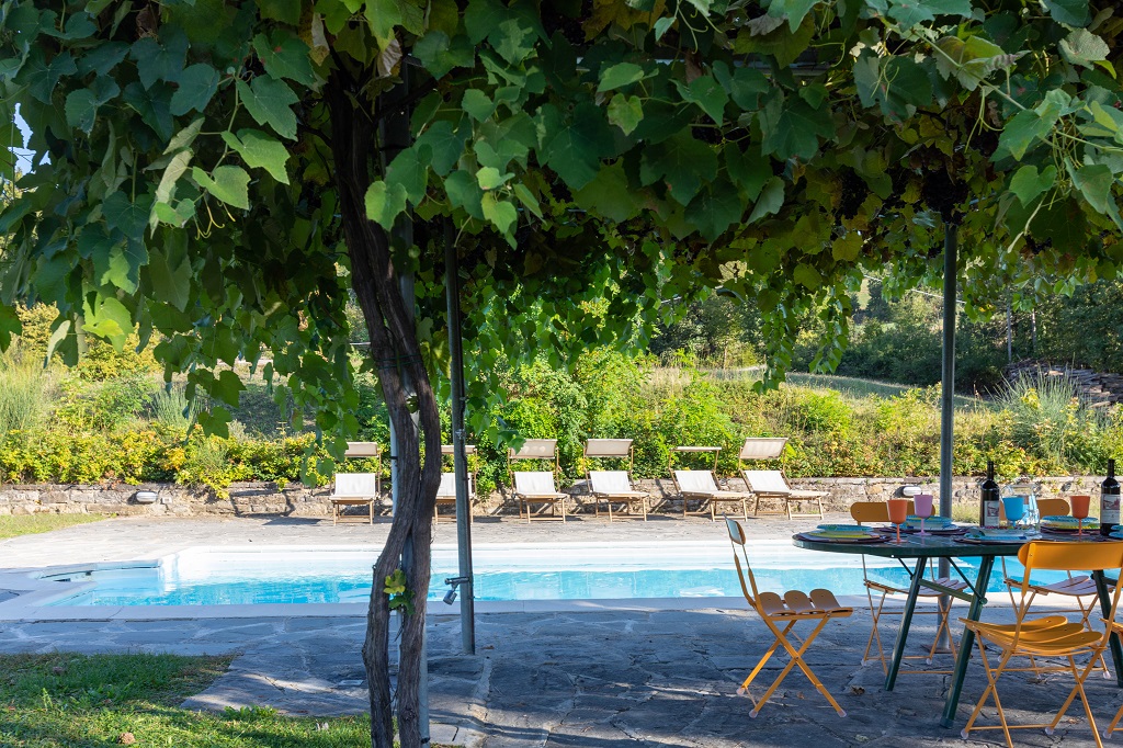 Villa Mazzino in Marradi, this luxury villa with swimming pool and garden, for up to 6 people, is available for holiday rental in Tuscany at the border with Emilia Romagna.